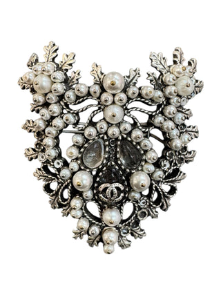 Chanel Baroque-Inspired Pearl and Crystal Hairpin With CC Logo