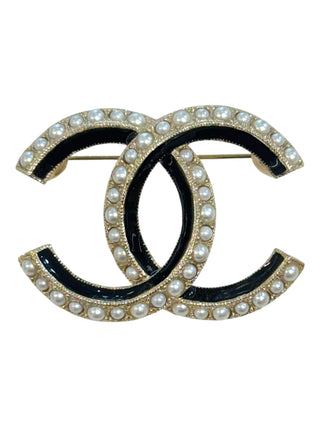 Chanel Pearl & Resin Brooch With Tweed Border And Crystal CC Logo