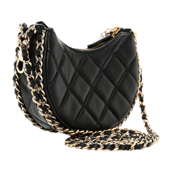 Black quilted chanel bag with chain sale