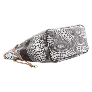 Louis Vuitton Limited Edition White Monogram Kusama Waves Neverfull MM Tote Bag